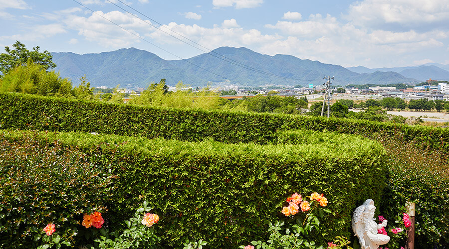 グリーンロード 一般墓の区画 公式 エンゼルパーク 長野県上田市 花と緑に囲まれた公園墓地